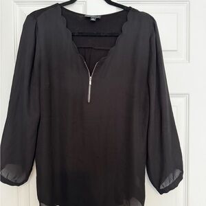 Chic Black Scallop Neck Blouse with Zipper